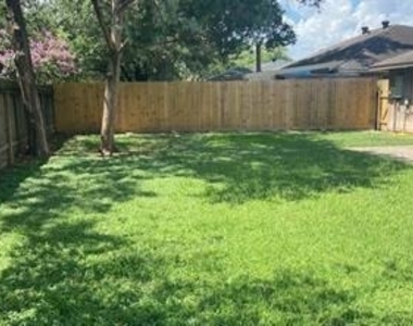 7426 Daylight Lane - Photo Thumbnail 7