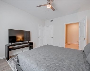 2445 Shadow View Lane - Photo Thumbnail 13
