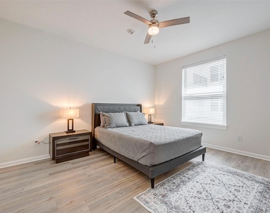 2445 Shadow View Lane - Photo Thumbnail 16