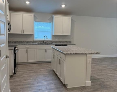 7625 Sw 180th Circle - Photo Thumbnail 3