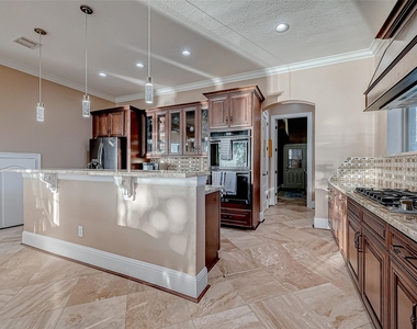 2011 Crescent Drive - Photo Thumbnail 14