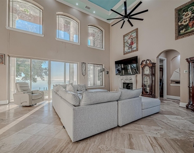 2011 Crescent Drive - Photo Thumbnail 1