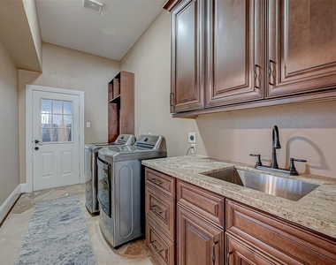 2011 Crescent Drive - Photo Thumbnail 20