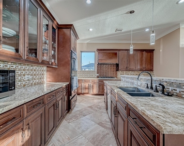 2011 Crescent Drive - Photo Thumbnail 16
