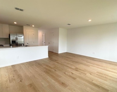 2408 Bevel Lane - Photo Thumbnail 4