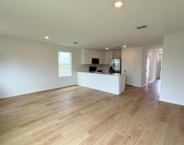 2408 Bevel Lane - Photo Thumbnail 3