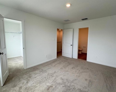 2408 Bevel Lane - Photo Thumbnail 5
