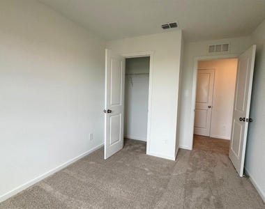 2408 Bevel Lane - Photo Thumbnail 12