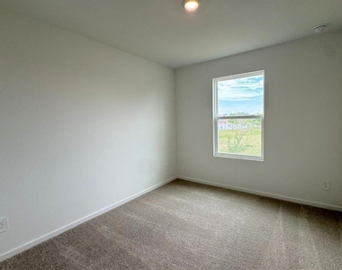 2408 Bevel Lane - Photo Thumbnail 10