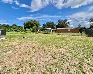 1055 Mitchell St - Photo Thumbnail 12