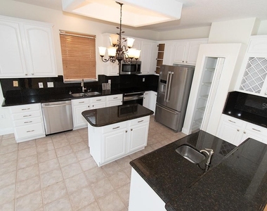 1707 Golfview Drive - Photo Thumbnail 15