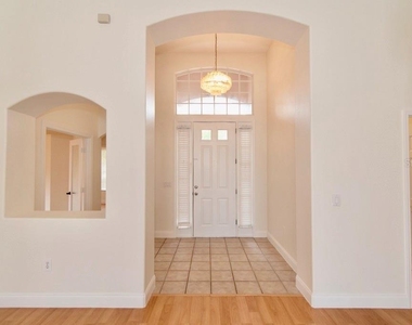 1707 Golfview Drive - Photo Thumbnail 5