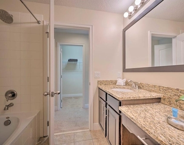 8151 Roseville Boulevard - Photo Thumbnail 14