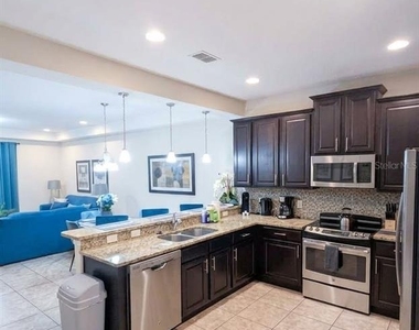 8151 Roseville Boulevard - Photo Thumbnail 5