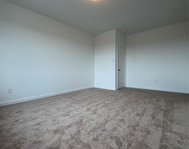 5053 Marcasca Drive - Photo Thumbnail 16