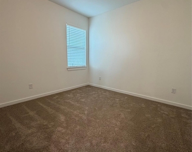 5053 Marcasca Drive - Photo Thumbnail 20