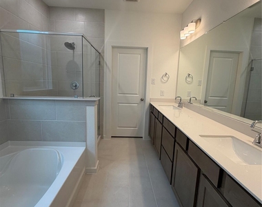 5053 Marcasca Drive - Photo Thumbnail 11