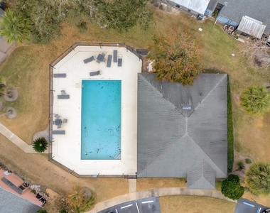 2432 King Oak Court - Photo Thumbnail 36