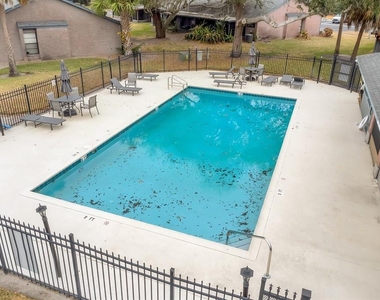 2432 King Oak Court - Photo Thumbnail 33
