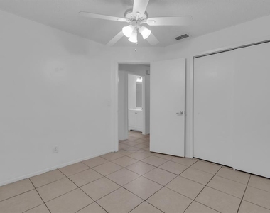 2432 King Oak Court - Photo Thumbnail 28