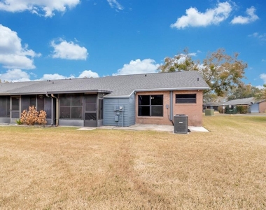 2432 King Oak Court - Photo Thumbnail 4