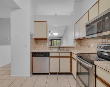 2432 King Oak Court - Photo Thumbnail 19