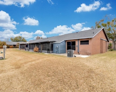 2432 King Oak Court - Photo Thumbnail 5