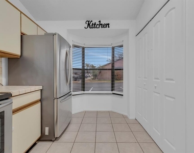 2432 King Oak Court - Photo Thumbnail 20