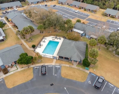 2432 King Oak Court - Photo Thumbnail 35