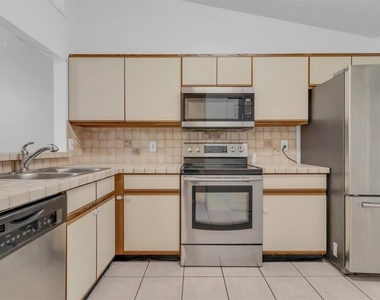 2432 King Oak Court - Photo Thumbnail 22