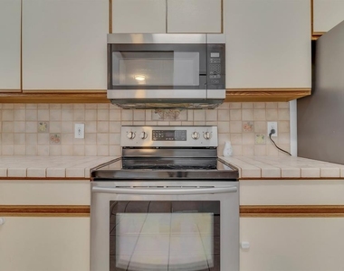 2432 King Oak Court - Photo Thumbnail 21