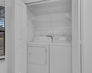 2432 King Oak Court - Photo Thumbnail 18