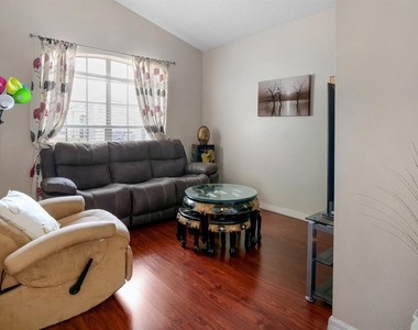 4381 Creekside Boulevard - Photo Thumbnail 35