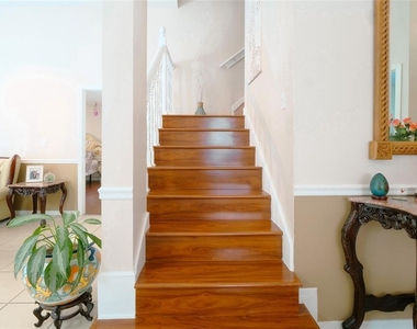 4381 Creekside Boulevard - Photo Thumbnail 19