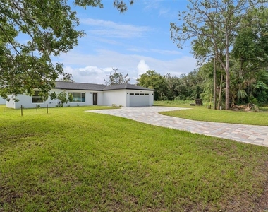 2544 N Arrowhead Road - Photo Thumbnail 1