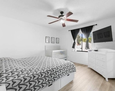 2506 Bali Circle - Photo Thumbnail 12