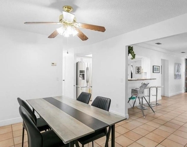 2506 Bali Circle - Photo Thumbnail 6