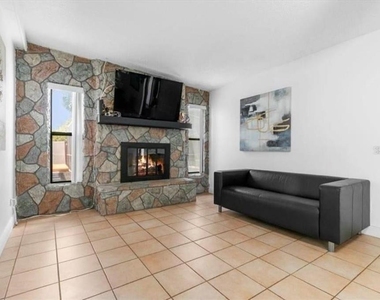 2506 Bali Circle - Photo Thumbnail 15