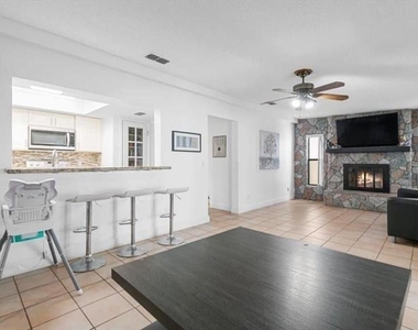 2506 Bali Circle - Photo Thumbnail 10