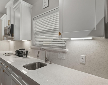 3539 Mt Pleasant Street - Photo Thumbnail 6