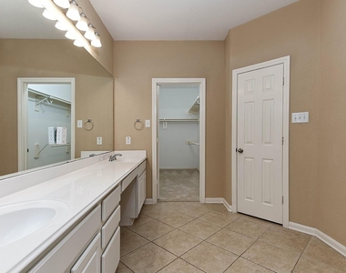 19 Patina Pines Place - Photo Thumbnail 16