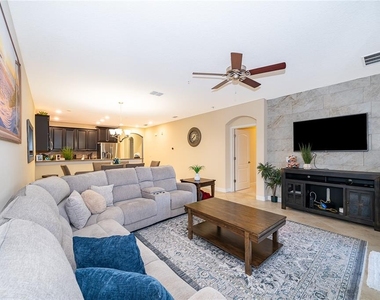 8945 Azalea Sands Lane - Photo Thumbnail 5