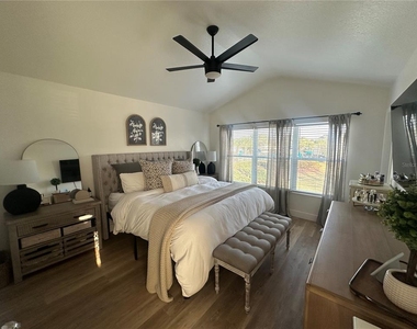 4242 Sw 50th Circle - Photo Thumbnail 3