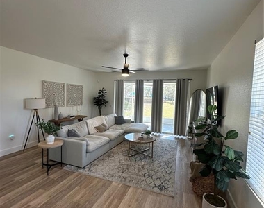 4242 Sw 50th Circle - Photo Thumbnail 9