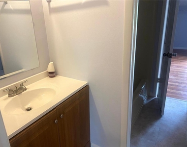 12086 Mendel Drive - Photo Thumbnail 9