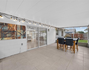 7606 Waunatta Court - Photo Thumbnail 22