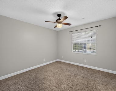 7606 Waunatta Court - Photo Thumbnail 16