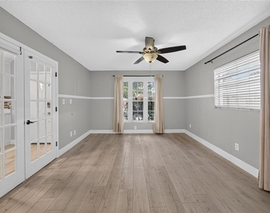 7606 Waunatta Court - Photo Thumbnail 12