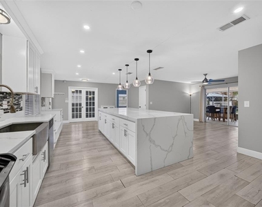 7606 Waunatta Court - Photo Thumbnail 7