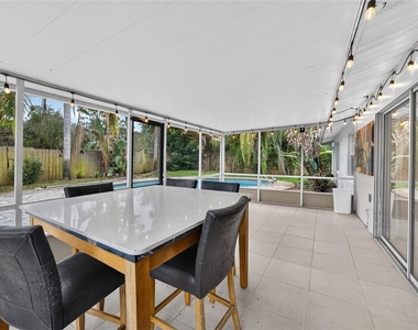 7606 Waunatta Court - Photo Thumbnail 23